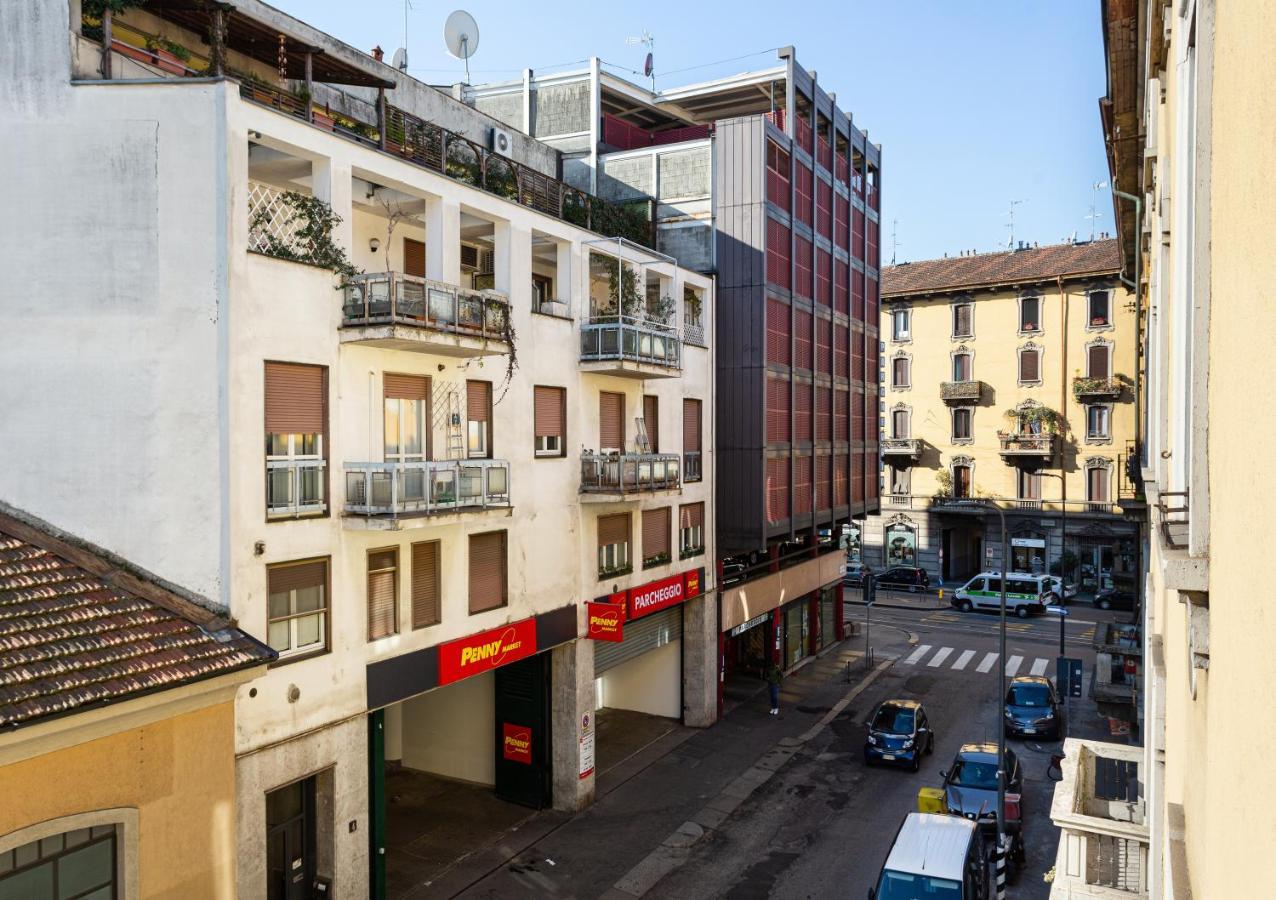 A Yellow Touch - Modern In Isola Apartment Mailand